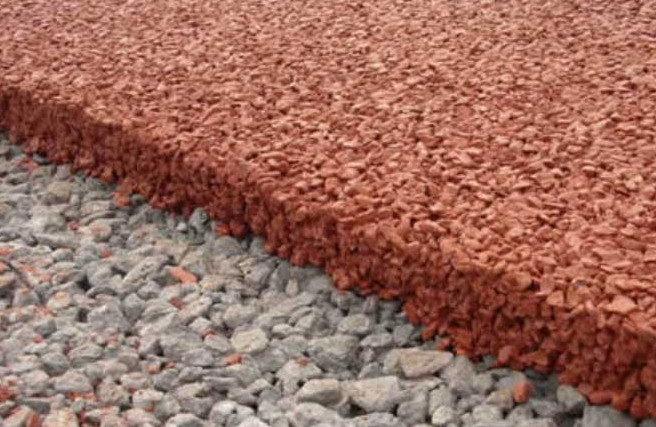 �G��͸ˮ��ƺ�����ڽ�Q���зeˮ